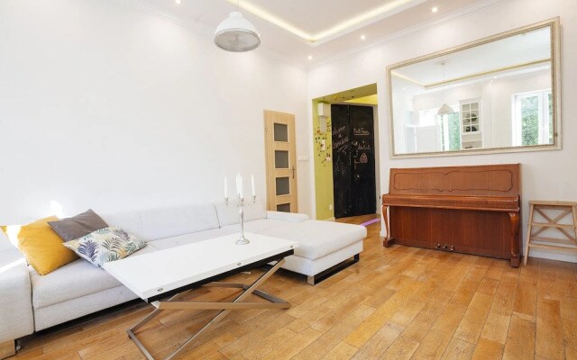 Warsaw Concierge Travellers Nest Wspolna