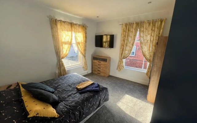 Superb 2 bed Apartment Great Location