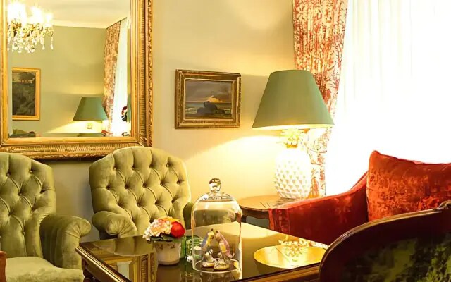 Admiral Hotel
