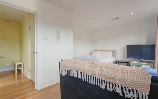 Smart Studio Apartment in Streatham