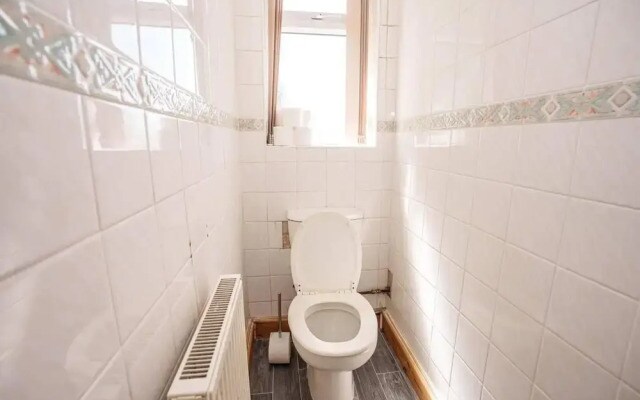 Charming 4-bed House in Nottingham Sleeps 7