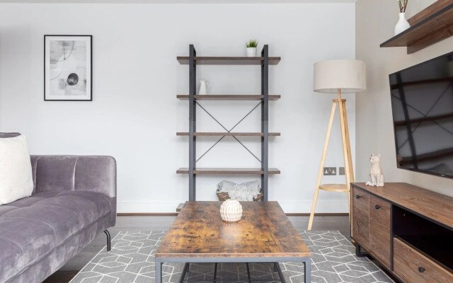 Impressive 2 Bed Penthouse in Wandsworth