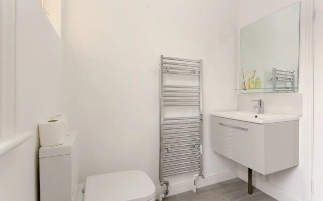 2 Bedroom Flat Next to Clapham Common