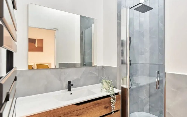 Charming AC Apartment - Buttes Chaumont Park