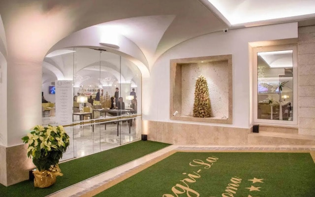 Отель Shangri-La Roma by OMNIA hotels