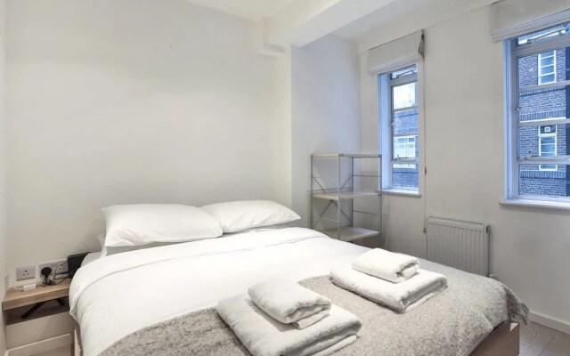 Chelsea Central Luxury Double Bedroom Apartment