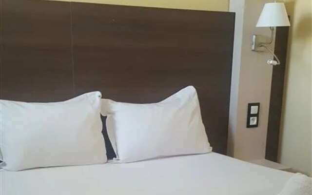 Euro Hotel Sovereign Paris Saint-Denis