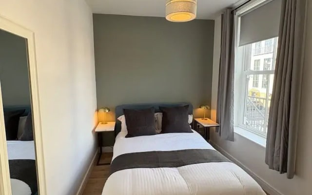 2 x bed city apartment with parking