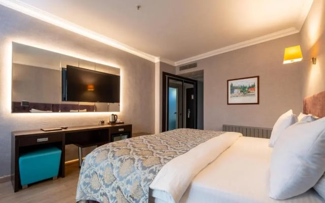 216 Castle Hotel