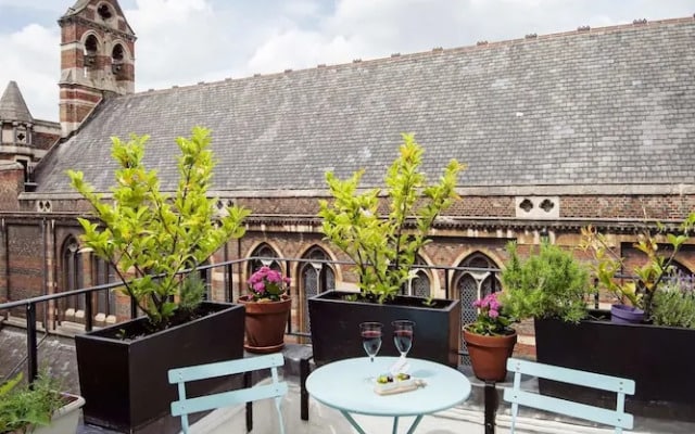 The Modern Gloucester Road Gem - FVE