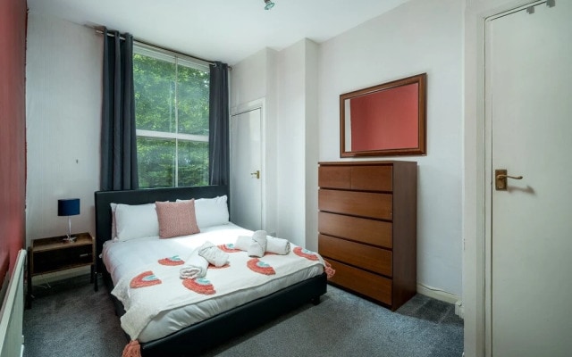 3bedroomed, 2 Baths Flat in Kensington