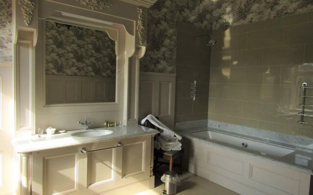 Rossington Hall