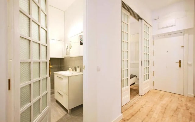 Reina Sofia Boutique - MADFlats Collection