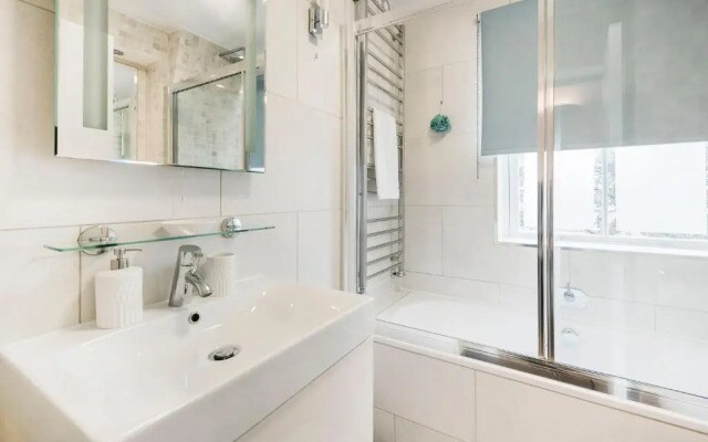 CHARMING APARTMENT By HYDE PARK