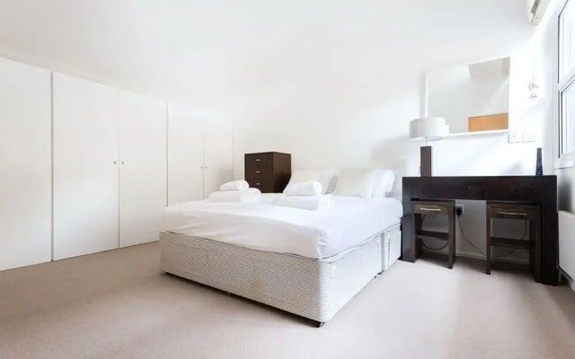 Platinum Apartment Near Westminster 9982
