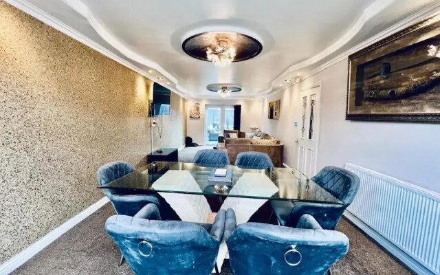 13 Guests - Free Parking - Manchester House