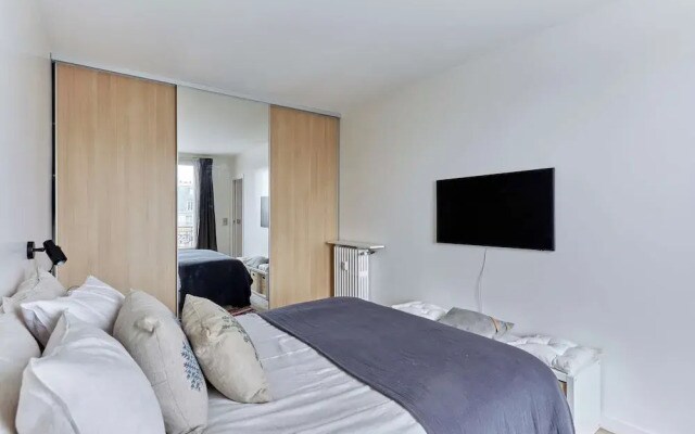 Charming Apartment 1 Bedroom Heart 16th in Paris