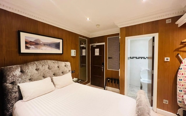 Cheshire Hotel