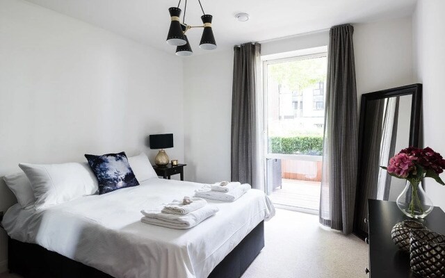 Stylish and modern 1 bedroom apartment near the O2