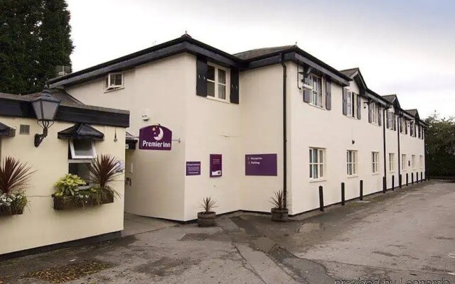 Premier Inn Knutsford (Mere)