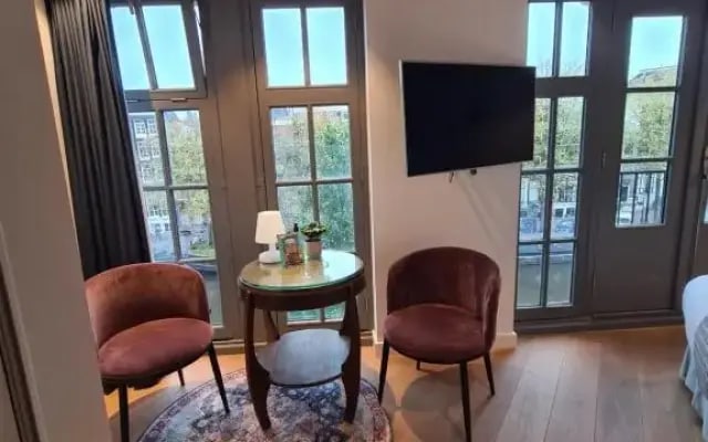 Canal view suite