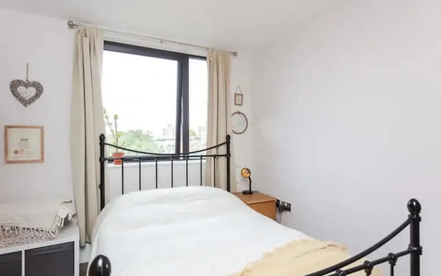 Serene 1 Bedroom Flat in Clapton With Balcony