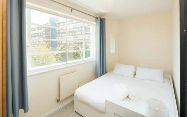 2Bd London Flat - City Buzz & Parkside Serenity
