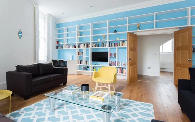 Beautifully designed 3 bed apartment in Bayswater