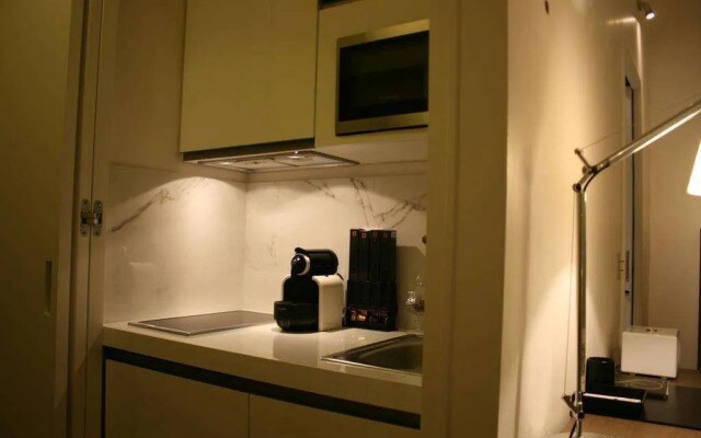 Cirque Deluxe Studio Apartment