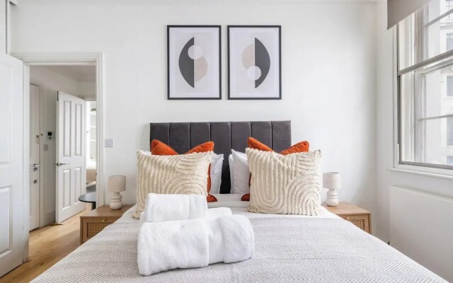 Bright 1BR Near Piccadilly Circus