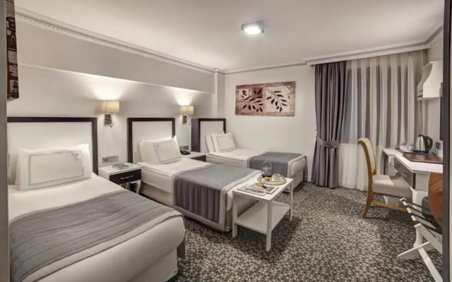 Skalion Hotel