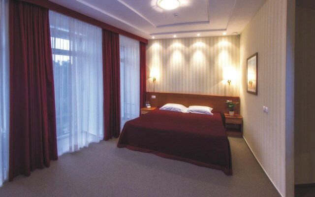 Park Hotel (Парк Отель)