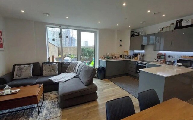 Cozy London Apartment With 2 Bedrooms
