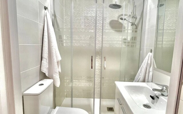 Ifema V in Madrid With 1 Bathrooms