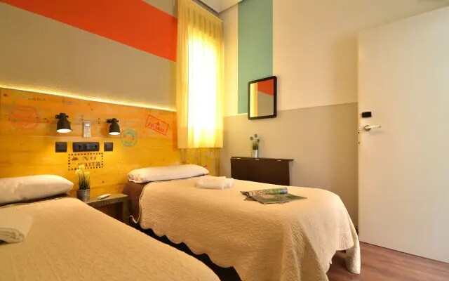 Хостел Far Home Atocha