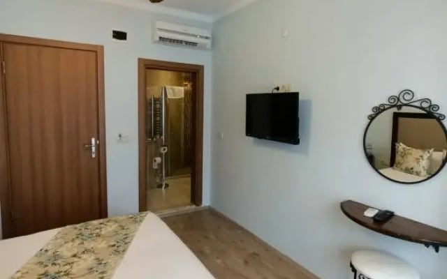 White Mansion Hotel