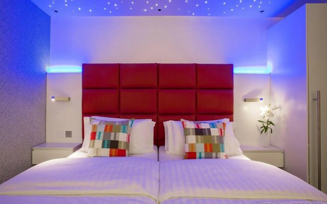 Henley House Hotel