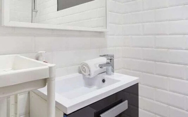 Pleasant Studio With Balcony Close to Camp Nou - Barcelona !