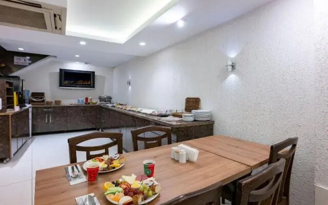 Saray Hotel