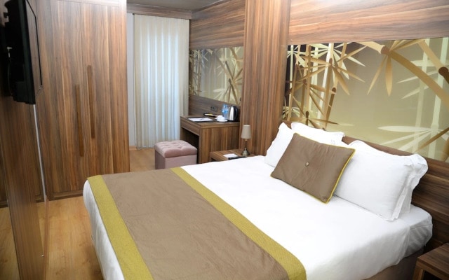 Perante Hotel Aziayli
