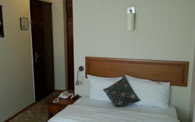 Avlonya Hotel