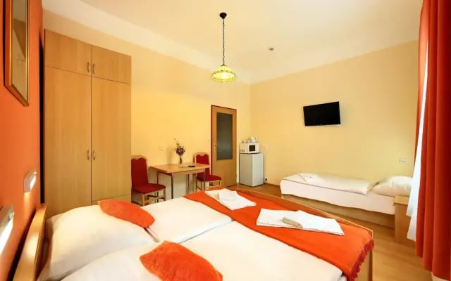 Hotel Golden City Garni