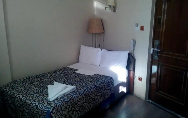 Hotel Red Rose