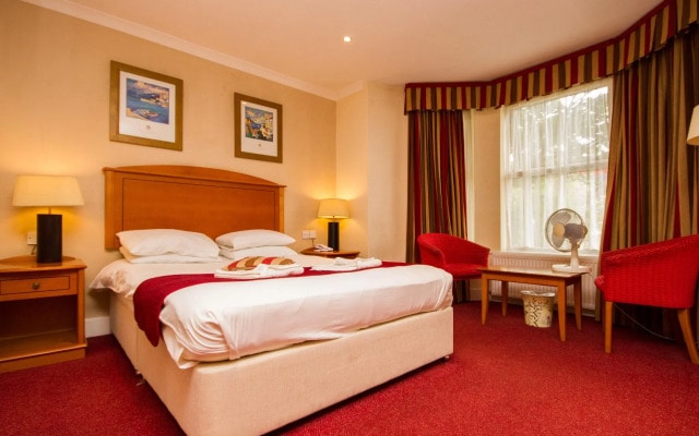 Chesters Hotel & Restaurant
