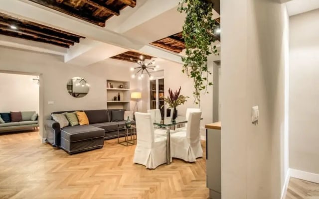 Trevi Fountain Superior 3 bdr apartment