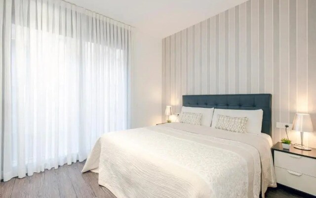 Aspasios Catedral Apartments