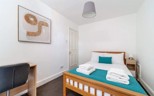 Period Victorian Abode In Idyllic Kings Cross