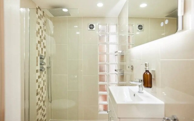 The Bermondsey Place - Cosy 2bdr Flat