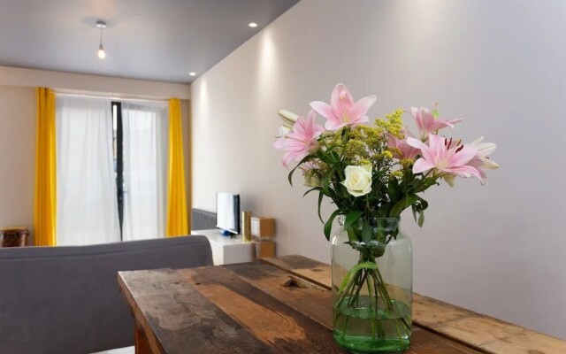 1 Bedroom Converted Warehouse In Stoke Newington