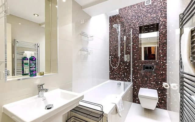 Modern Airy 2-bed Gem in Trendy Stoke Newington